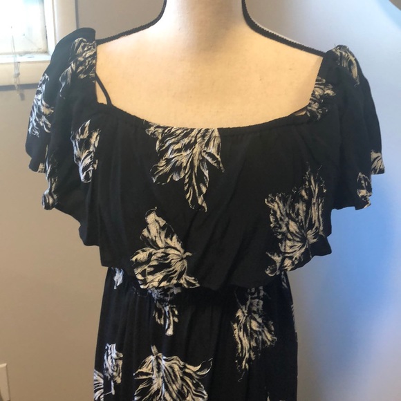 🌸3 for $9 🌸Ruffle top maxi dress - Picture 7 of 8